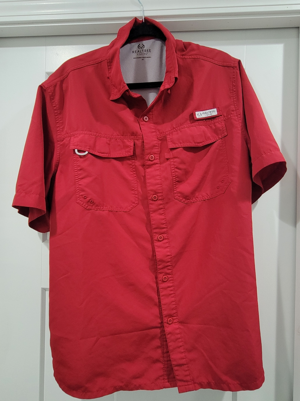 Realtree Men's Short Sleeve Button-Down Shirt in Red